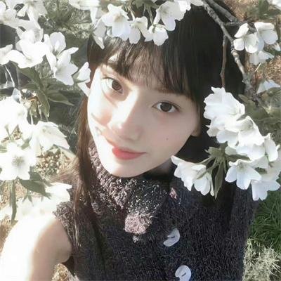 阴森小镇封面